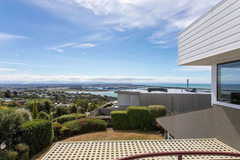 Photo of property in 12 Luxton Place, Mount Pleasant, Christchurch, 8081