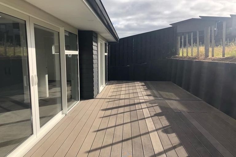 Photo of property in 11 Bale Way, Pukekohe, 2120