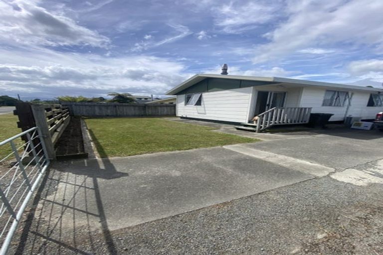 Photo of property in 93 Rangiuru Road, Otaki Beach, Otaki, 5512