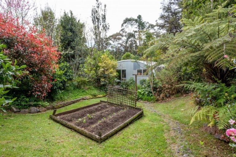 Photo of property in 10 Widdison Place, Whangamata, 3691