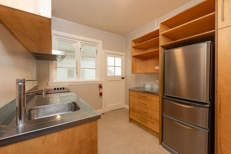 Photo of property in Ionian Flats, 123-125 Brougham Street, Mount Victoria, Wellington, 6011