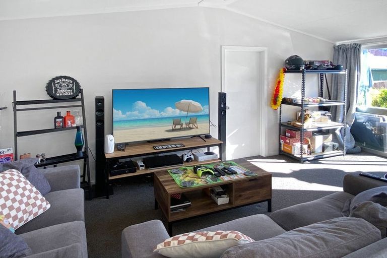 Photo of property in 8 Taupata Street, Castlecliff, Whanganui, 4501