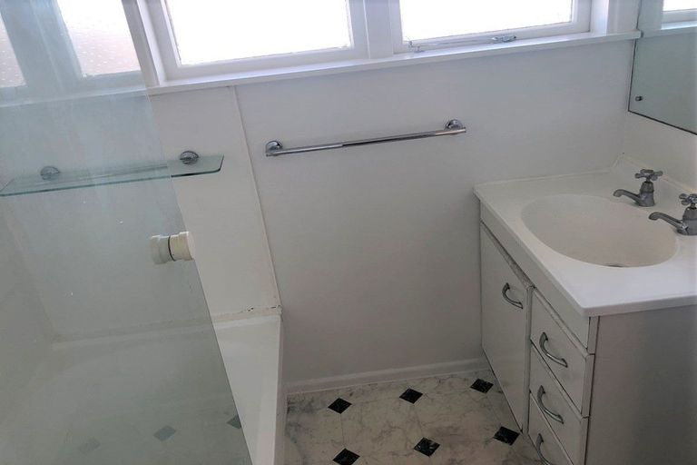 Photo of property in 30 Baylands Drive, Newlands, Wellington, 6037