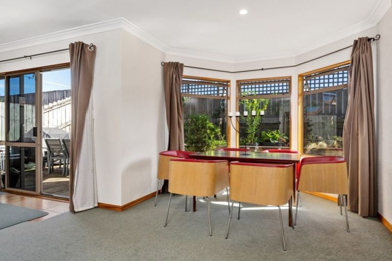 Photo of property in 52 Corinth Grove, Papamoa Beach, Papamoa, 3118