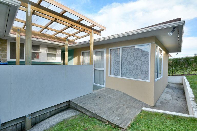 Photo of property in 18 Hanlon Street, Halfway Bush, Dunedin, 9010