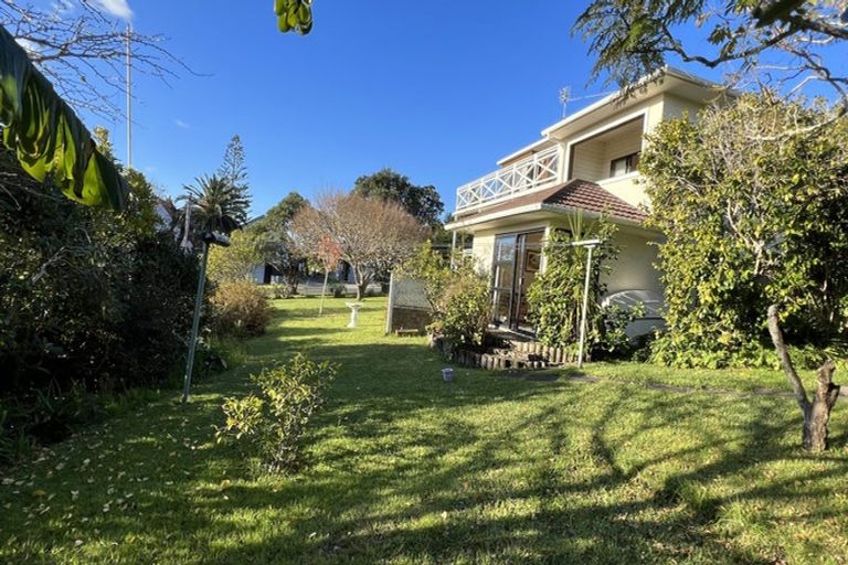 Photo of property in 4 Rae Road, Campbells Bay, Auckland, 0620