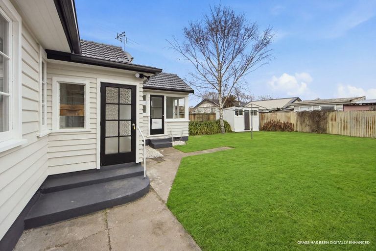 Photo of property in 193 Main North Road, Redwood, Christchurch, 8051