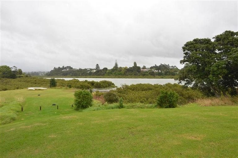 Photo of property in 6 Wharf Road, Te Atatu Peninsula, Auckland, 0610