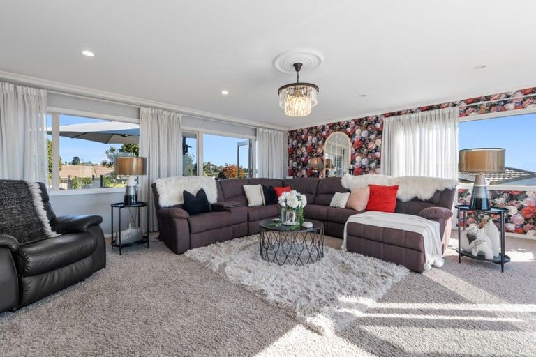 Photo of property in 5 Downing Place, Welcome Bay, Tauranga, 3112