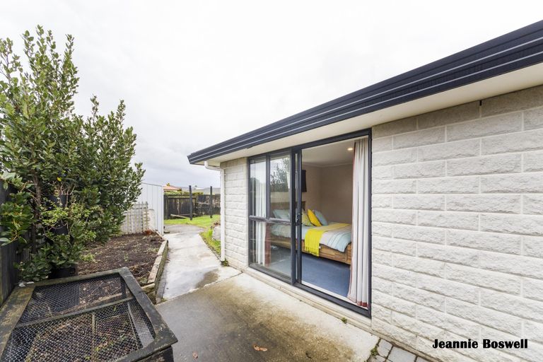 Photo of property in 20 Aspen Way, Kelvin Grove, Palmerston North, 4414