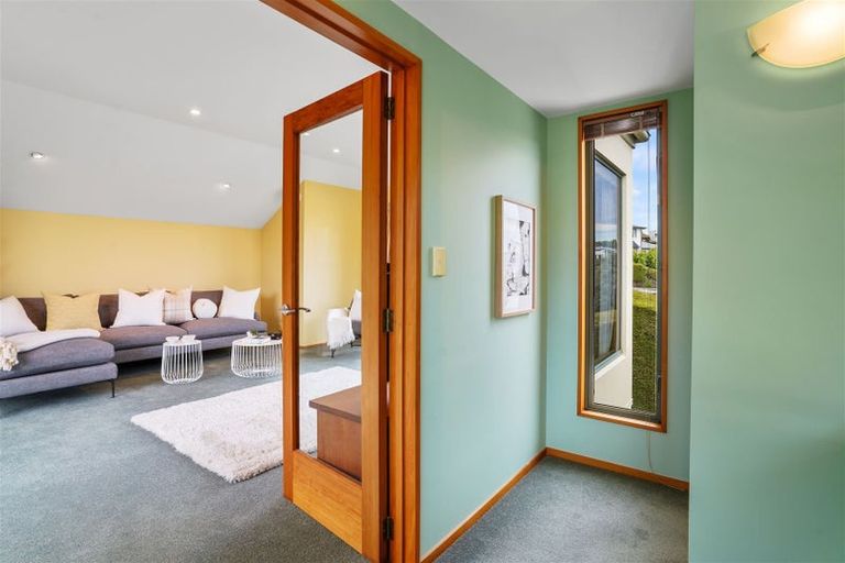 Photo of property in 262a Mount Pleasant Road, Mount Pleasant, Christchurch, 8081