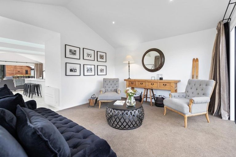 Photo of property in 7 Kerrera Lane, Jacks Point, Queenstown, 9371