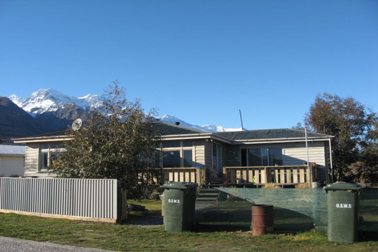 Photo of property in 12 Forbes Place, Glenorchy, 9372