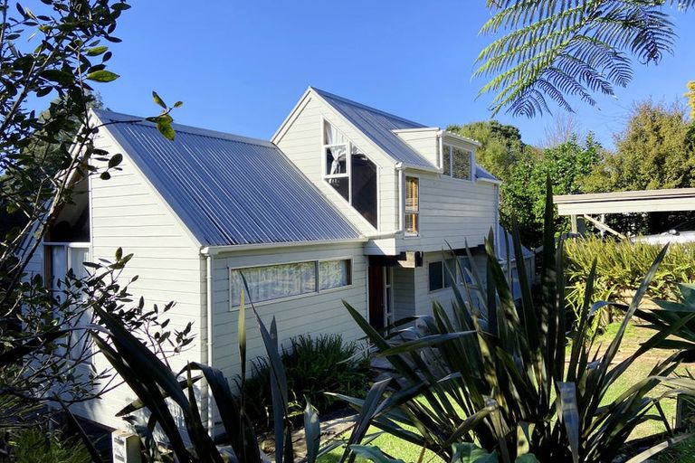 Photo of property in 33 Reynolds Place, Torbay, Auckland, 0630
