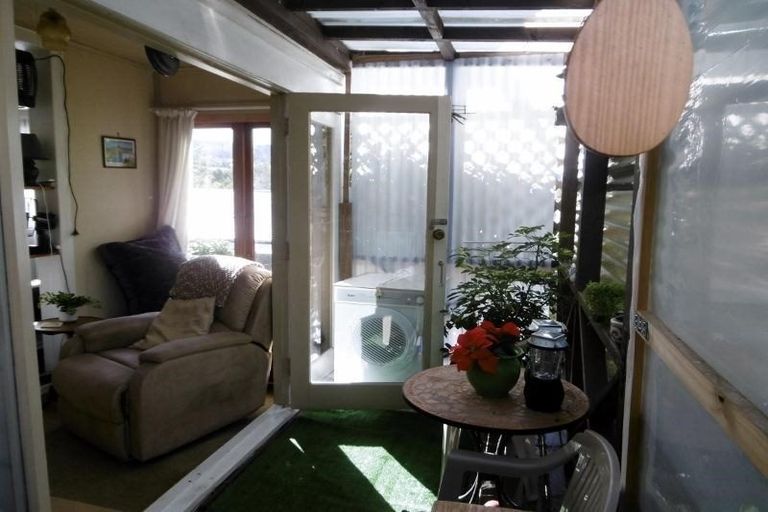 Photo of property in 2 Charles Street, Te Kamo, Whangarei, 0112