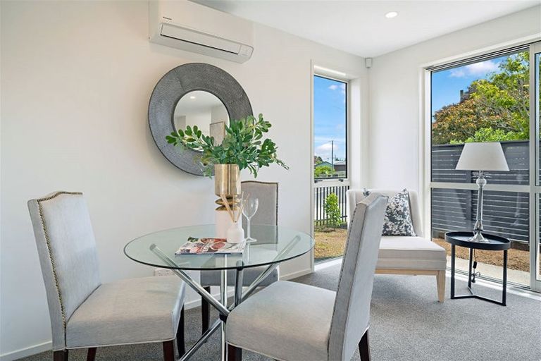 Photo of property in 14b Kirrie Avenue, Te Atatu South, Auckland, 0610