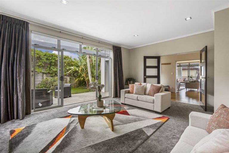 Photo of property in 23 Caversham Drive, Torbay, Auckland, 0630