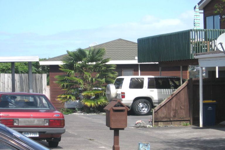 Photo of property in 1/16 Heathglen Place, Bayview, Auckland, 0629