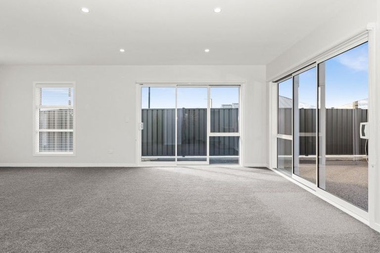 Photo of property in 102 Eriksen Road, Te Awa, Napier, 4110