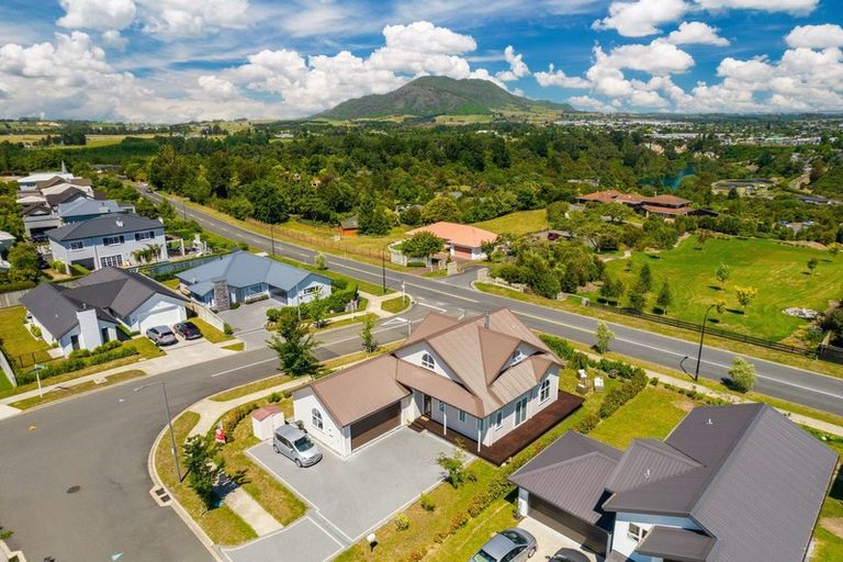 Photo of property in 84 Huka Heights Drive, Rangatira Park, Taupo, 3330