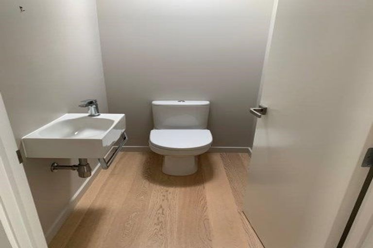 Photo of property in 2 Kahu Close, Wanaka, 9305