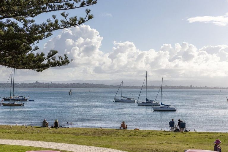 Photo of property in 2/28 The Mall, Mount Maunganui, 3116