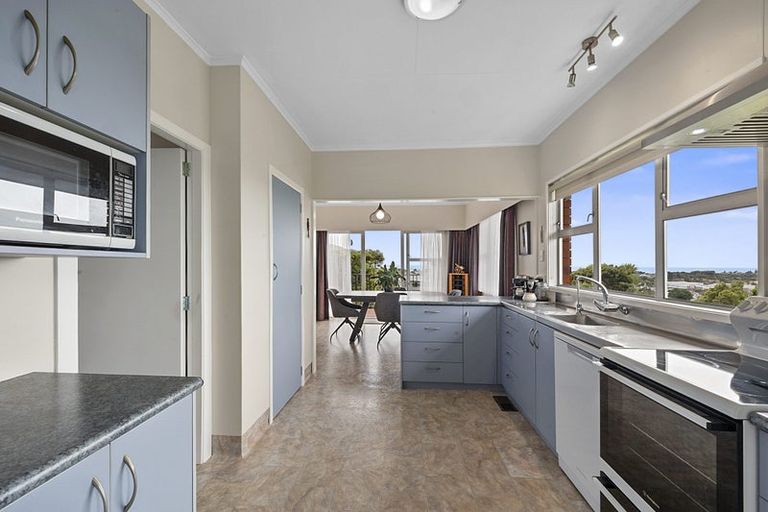 Photo of property in 8 Hillcrest Street, Glen Avon, New Plymouth, 4312