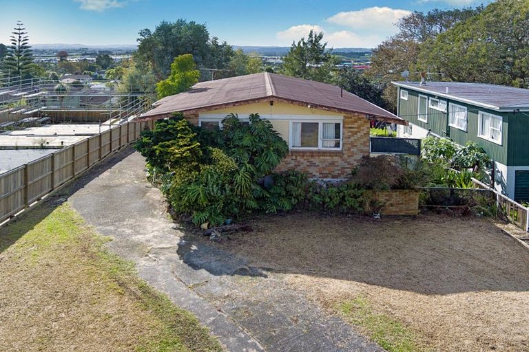 Photo of property in 34 Royal Road, Massey, Auckland, 0614