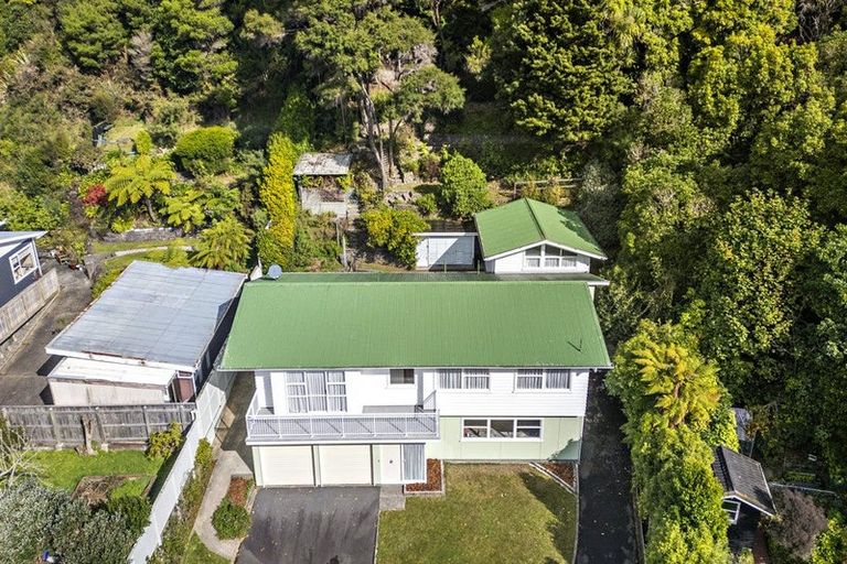 Photo of property in 134 Hine Road, Wainuiomata, Lower Hutt, 5014