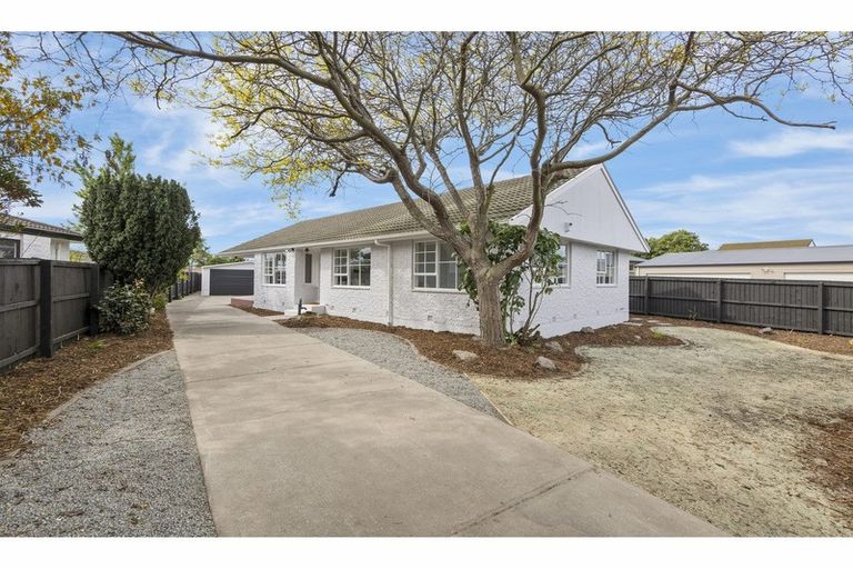 Photo of property in 24 Heathglen Avenue, Parklands, Christchurch, 8083