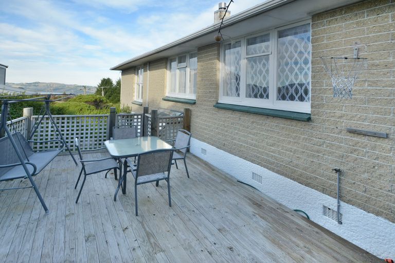 Photo of property in 18 Hanlon Street, Halfway Bush, Dunedin, 9010