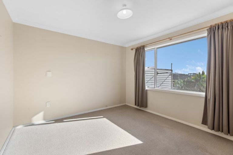 Photo of property in 31 Queens Road, Glen Avon, New Plymouth, 4312