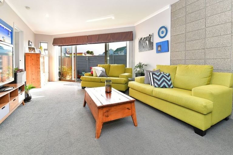 Photo of property in 3/925 Whangaparaoa Road, Manly, Whangaparaoa, 0930
