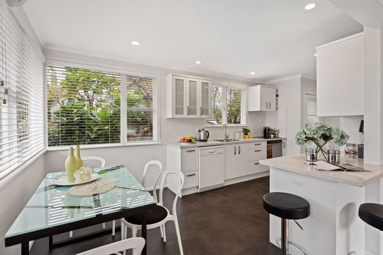 Photo of property in 1/12 Wolsley Avenue, Milford, Auckland, 0620