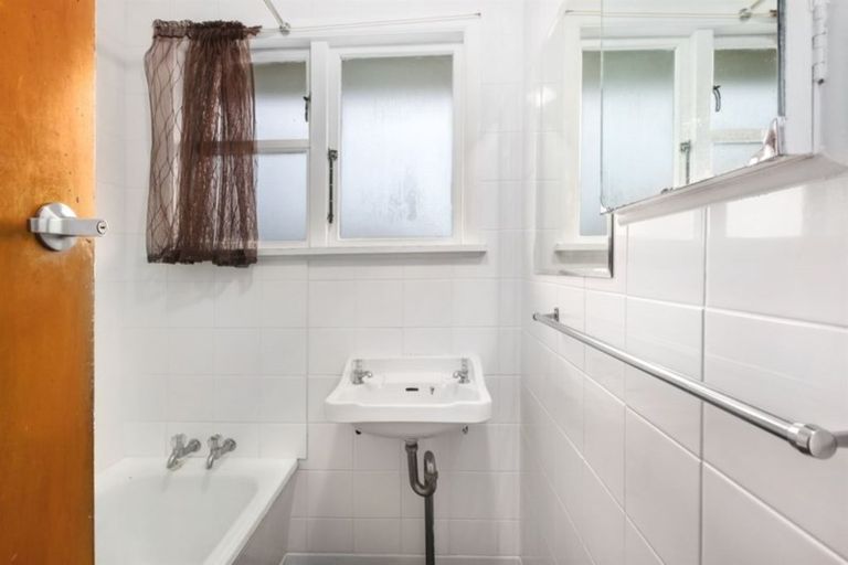 Photo of property in 17 Kalingo Street, Waitangirua, Porirua, 5024