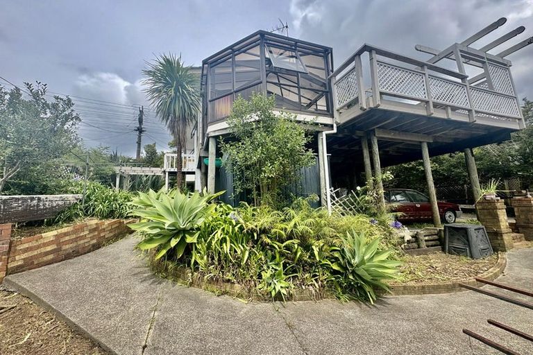 Photo of property in 957 East Coast Road, Torbay, Auckland, 0630