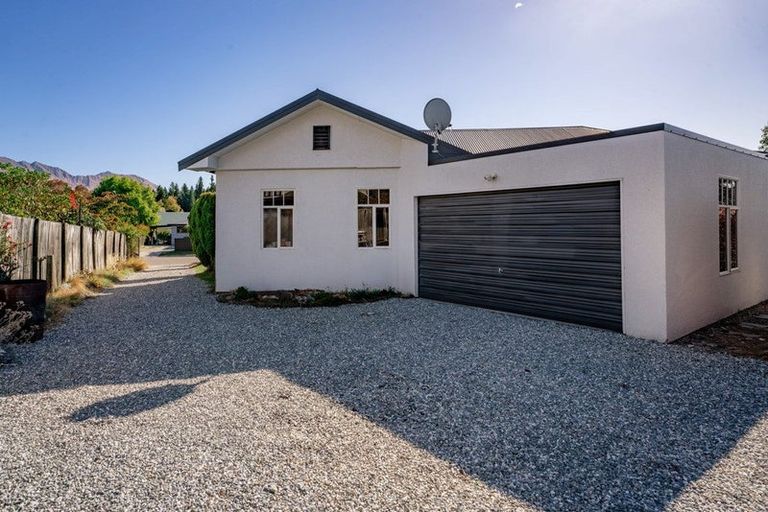 Photo of property in 8 Ragan Lane, Wanaka, 9305