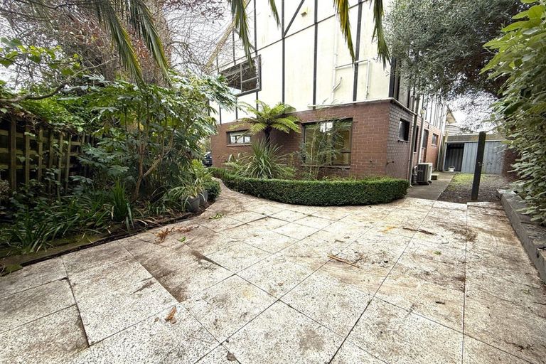 Photo of property in 51a Strowan Road, Strowan, Christchurch, 8052