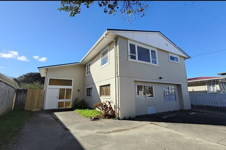 Photo of property in 1/28 Tonar Street, Northcote, Auckland, 0627