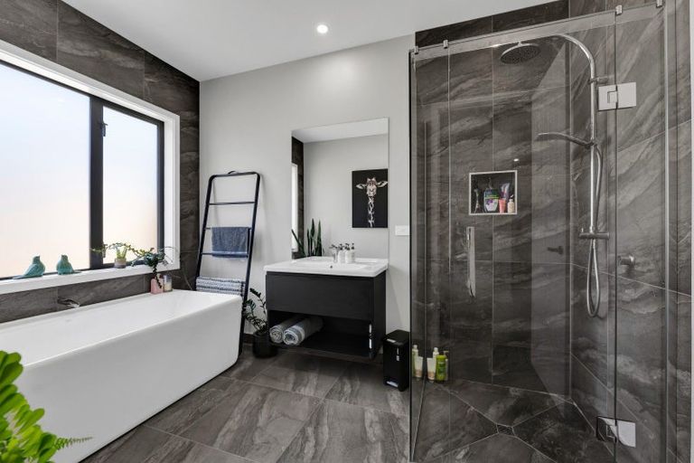 Photo of property in 17 Honeyfield Drive, Whalers Gate, New Plymouth, 4310