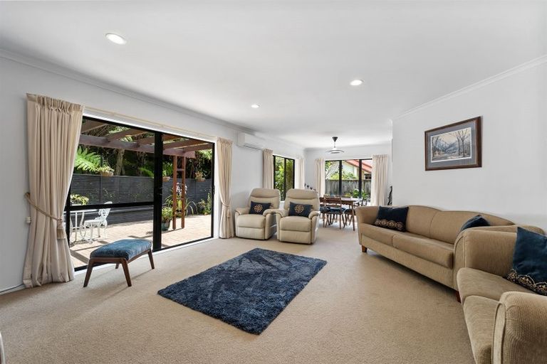 Photo of property in 17 Kate Sheppard Avenue, Torbay, Auckland, 0630