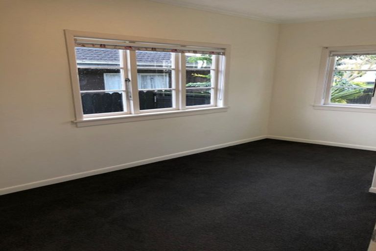 Photo of property in 24 Holland Street, Pukekohe, 2120