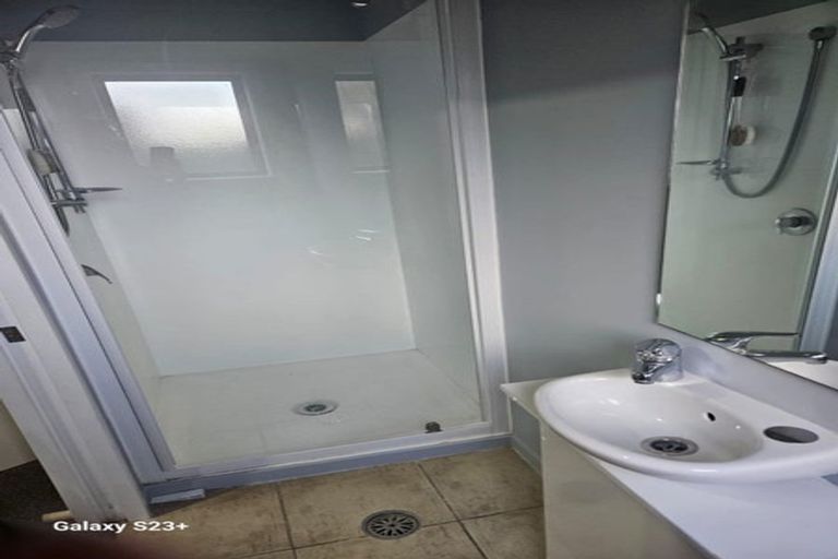 Photo of property in 12 Kevale Place, Manurewa, Auckland, 2102