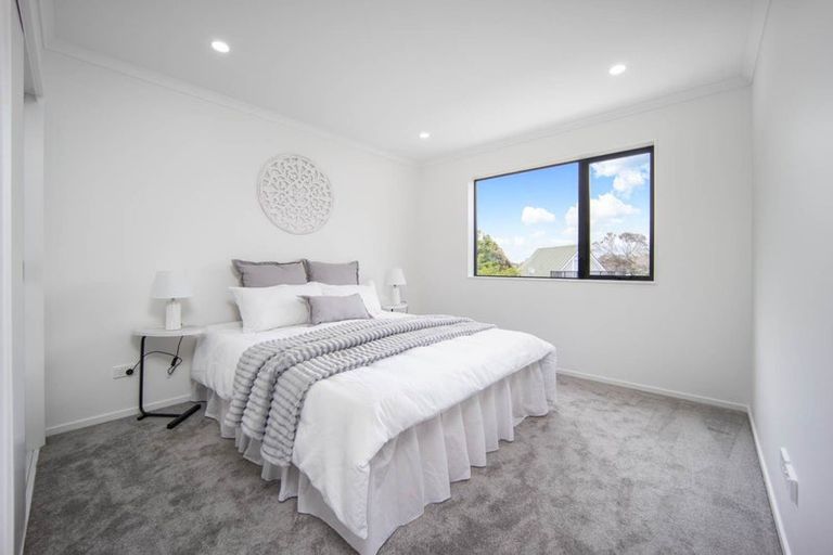 Photo of property in 70c Golf Road, New Lynn, Auckland, 0600