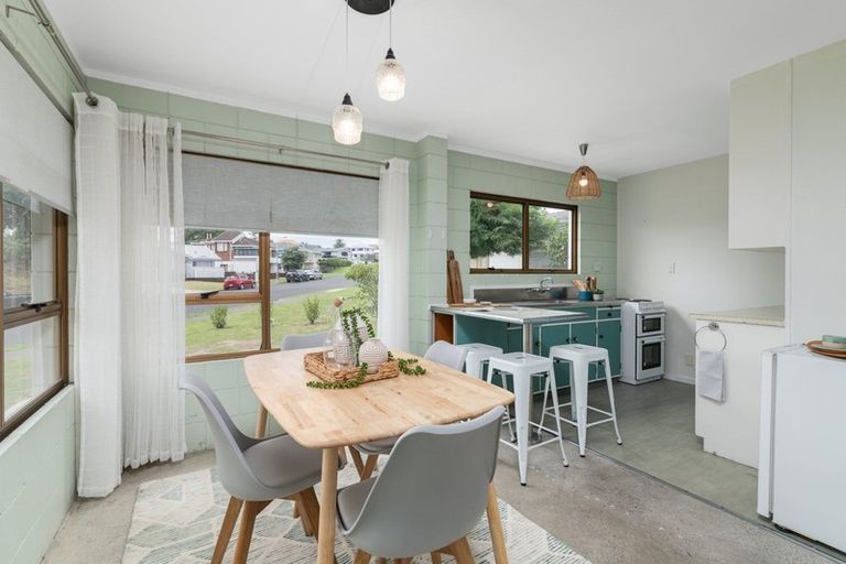 Photo of property in 4 Oceanview Road, Mount Maunganui, 3116