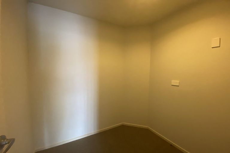 Photo of property in 5 Mt Lebanon Lane, Henderson, Auckland, 0612