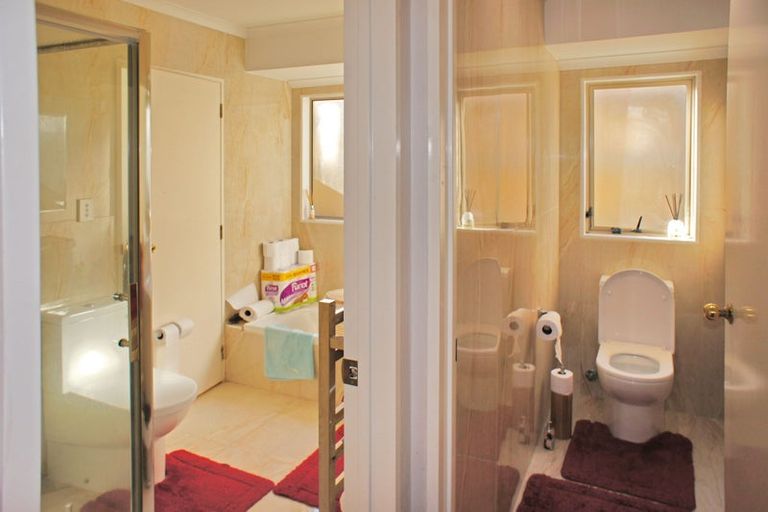 Photo of property in 1/10 Lowburn Place, Clover Park, Auckland, 2019