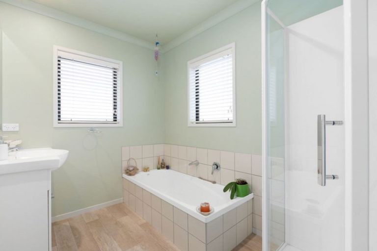 Photo of property in 86a Margaret Drive, Omokoroa, 3114