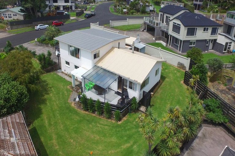 Photo of property in 4 Shearer Drive, Oakura, 4314