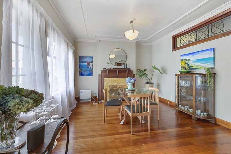 Photo of property in 100 Brougham Street, Mount Victoria, Wellington, 6011